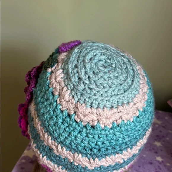 Handmade Crochet Beanie medium soft mandala acrylic yarn new - Picture 7 of 10